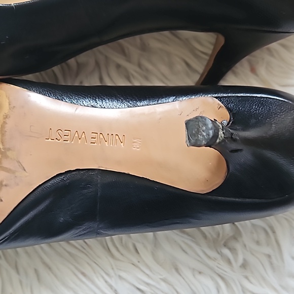 Nine West black pumps - Picture 4 of 4
